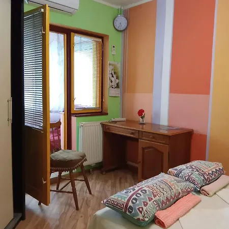 Budget-friendly 2br Near The Sea - Smart Layout For Privacy 公寓 康斯坦察