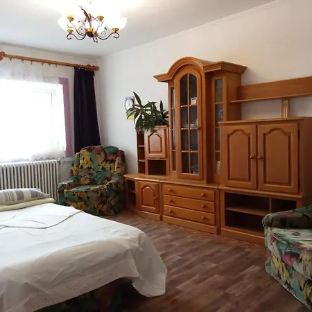 Budget-friendly 2br Near The Sea - Smart Layout For Privacy *