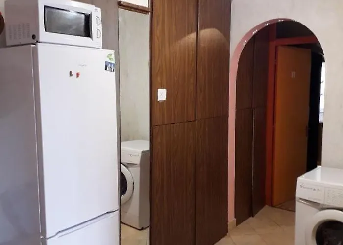 Budget-friendly 2br Near The Sea - Smart Layout For Privacy Daire *