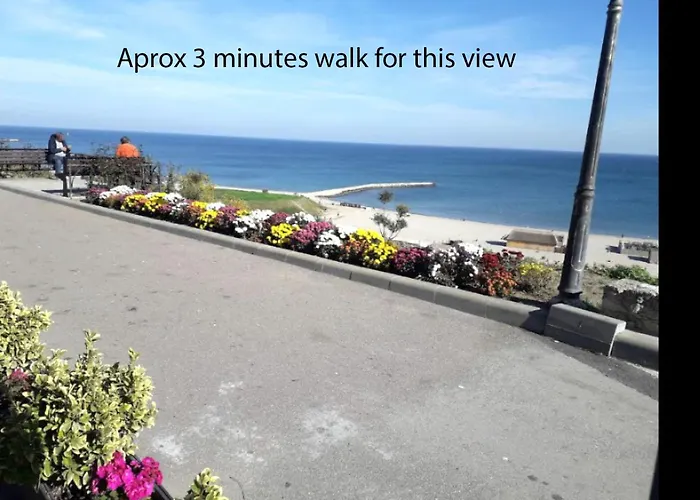 Daire Budget-friendly 2br Near The Sea - Smart Layout For Privacy *