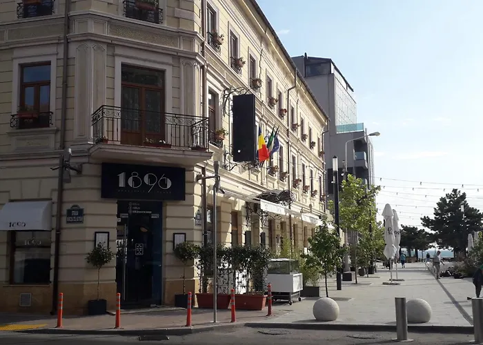 Budget-friendly 2br Near The Sea - Smart Layout For Privacy Daire